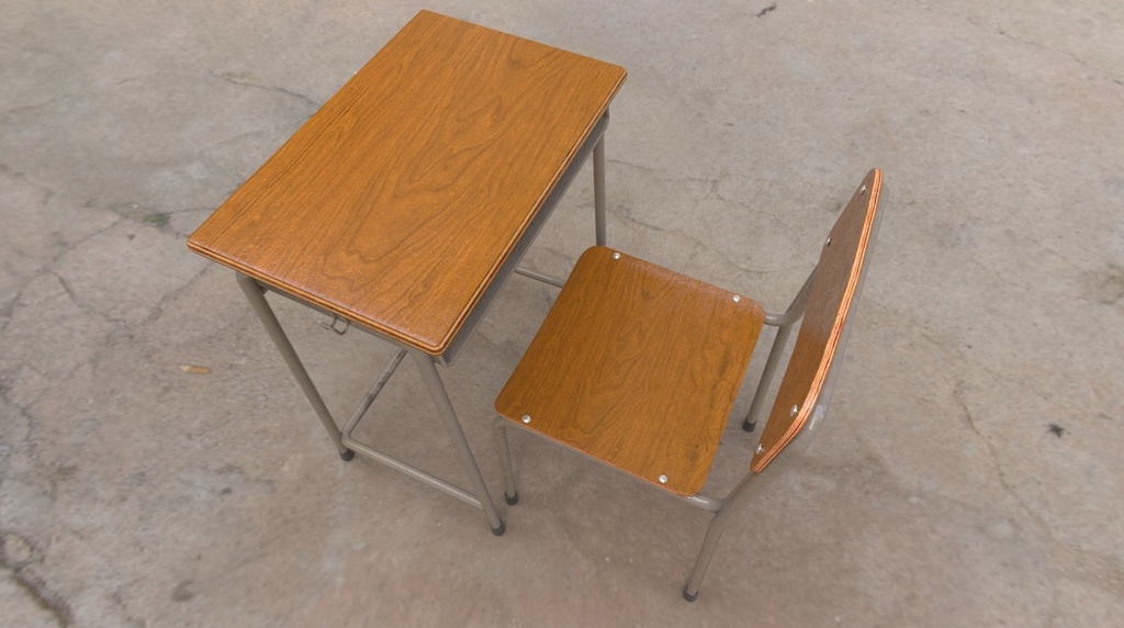学校の机椅子