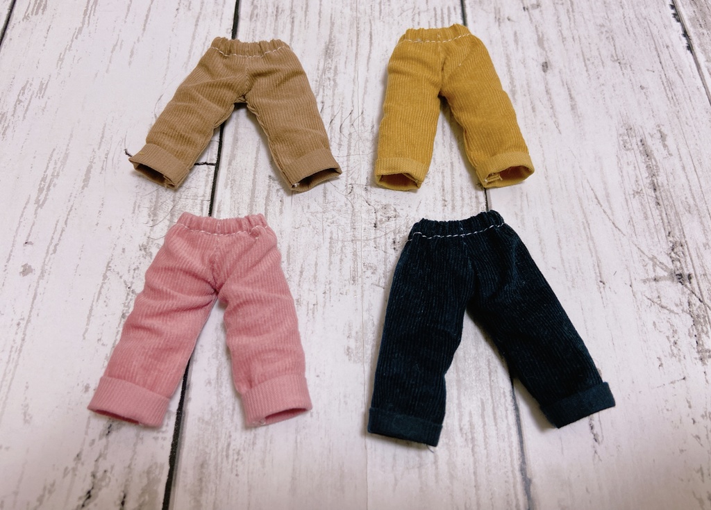コーデュロイパンツ