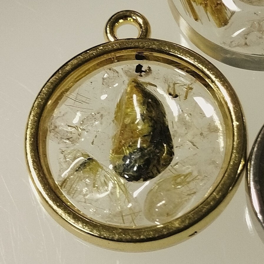 ルチルクォーツペンダントトップ