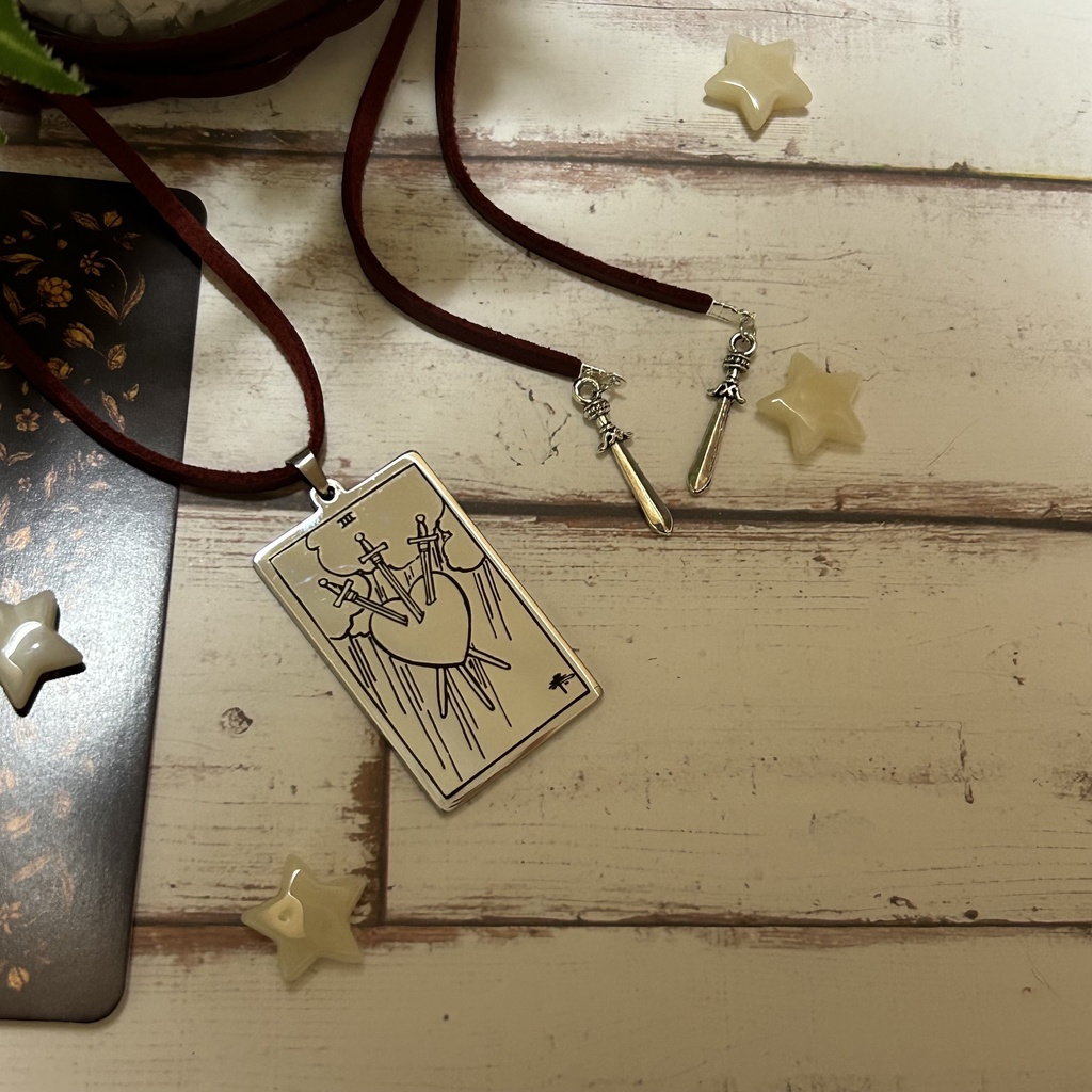 タロットモチーフロングチョーカー『THREE of SWORDS』