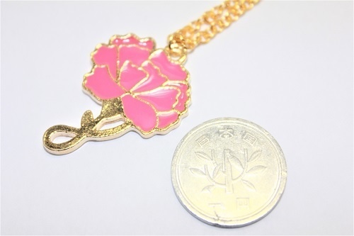 シンプルなペンダント