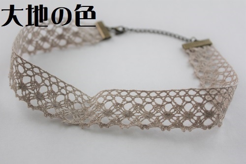 シンプルなチョーカー(ベージュ系)