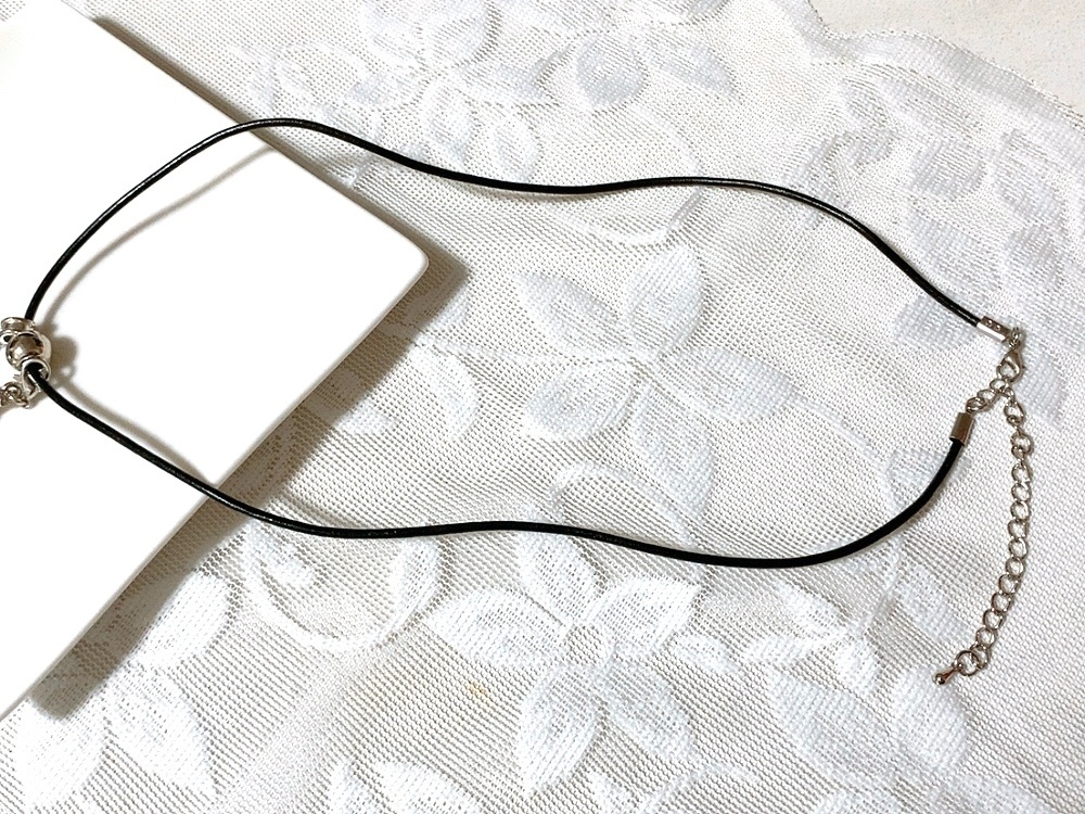 膝丸イメージネックレス