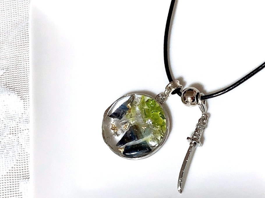 膝丸イメージネックレス