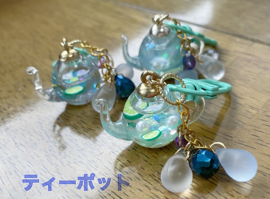 【ハンドメイド】夏っぽいハーバリウムストラップ【メッセージカードつき!】