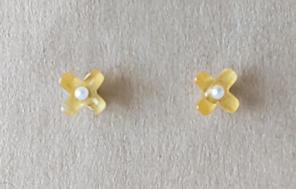きんもくせいのマグネットピアス