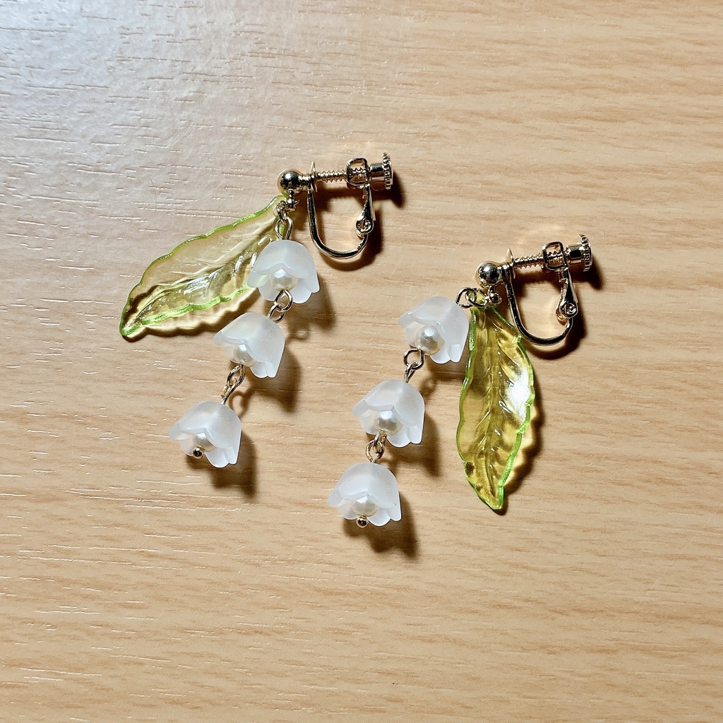 スズランの耳飾り