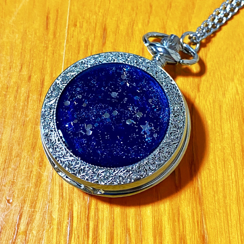 宇宙の時を刻む懐中時計