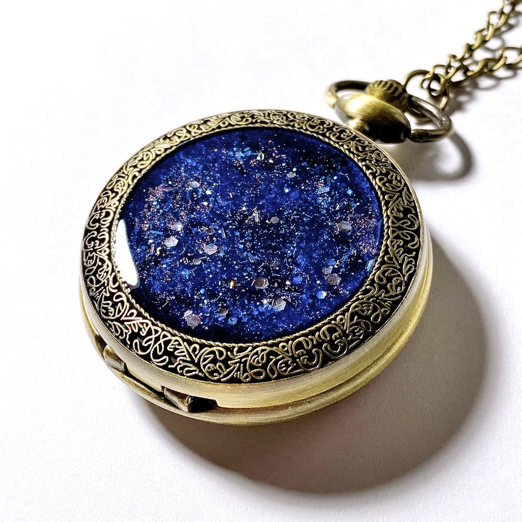 宇宙の時を刻む懐中時計