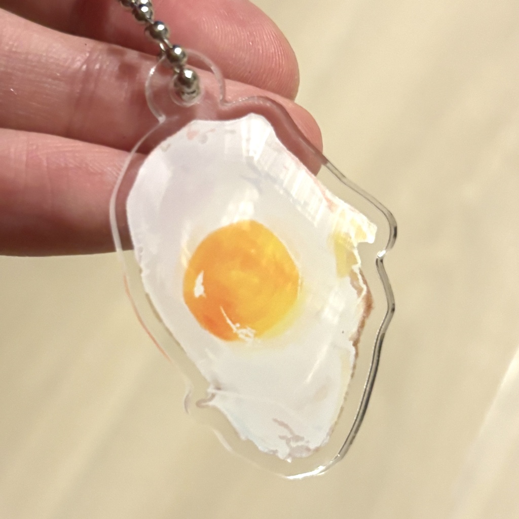 目玉焼きのアクリルキーホルダー