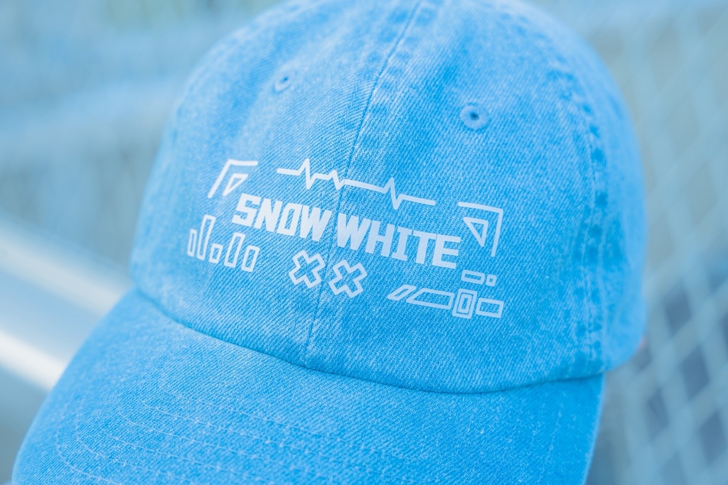 チャーム付きデニムキャップ