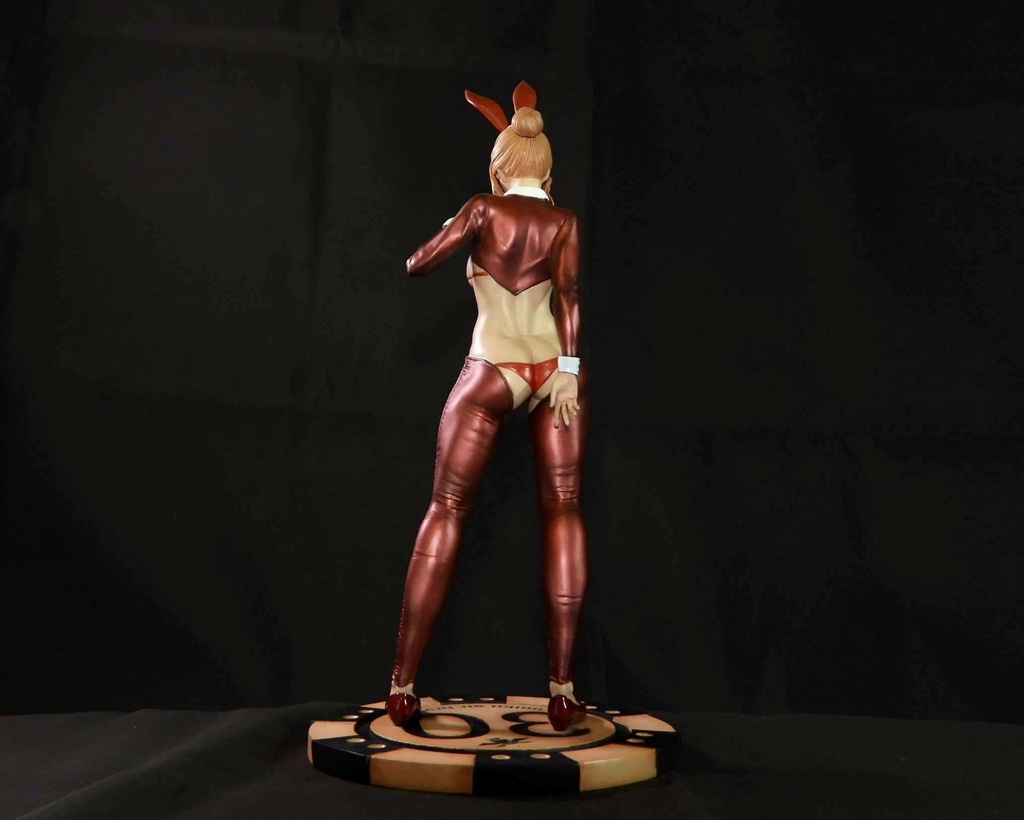 1/6スケール 未組み立てガレージキット「Beckon Bunny」