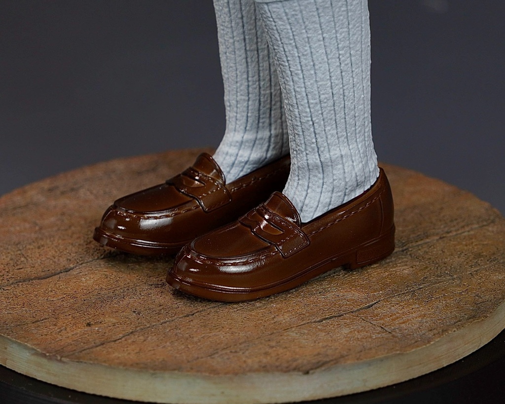 1/6スケール 未組み立てガレージキット「委員長は帰らない」