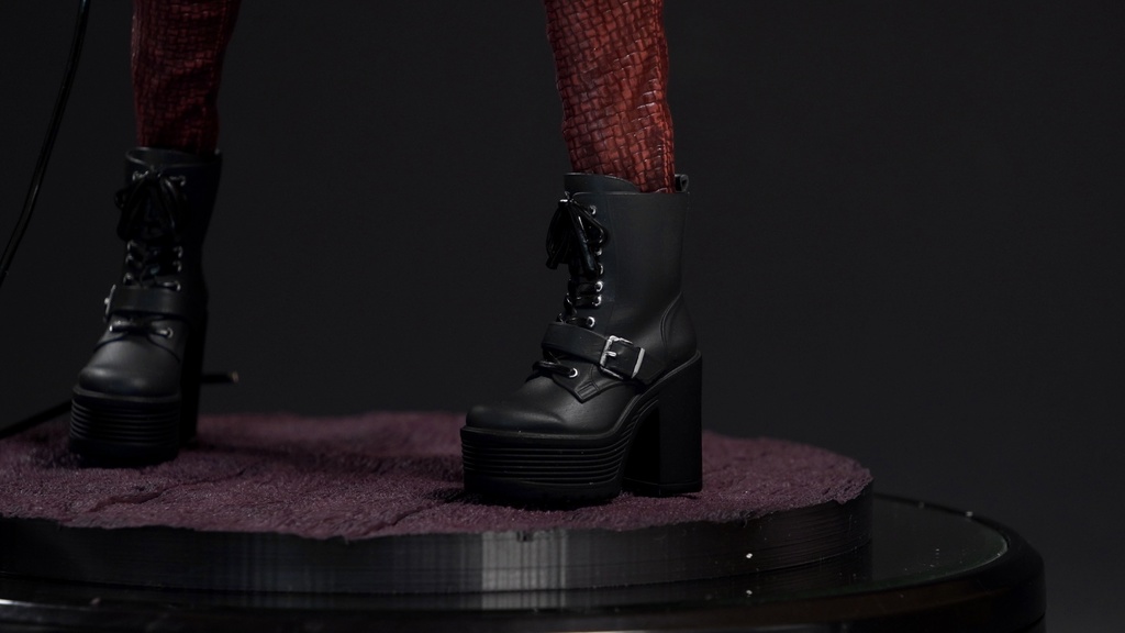 【1月上旬発送】1/6スケール 未組み立てガレージキット「Electric Muse 2015」