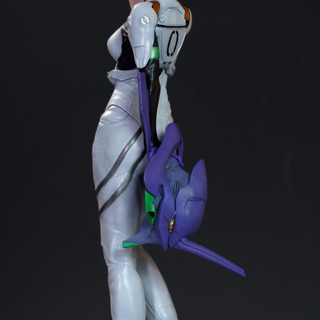 1/6スケール 未組み立てガレージキット「綾波レイ-EVA01HEAD-」限定台座セット