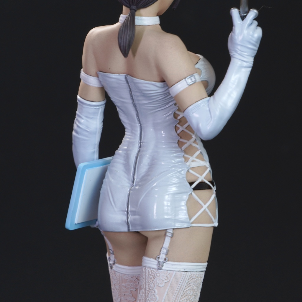1/6スケール 未組み立てガレージキット「Needle Nurse」