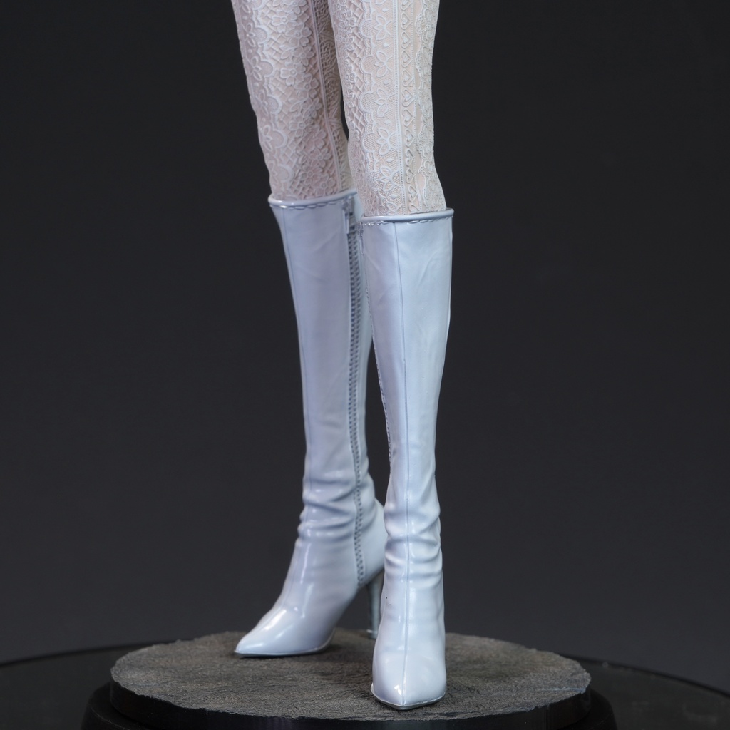 1/6スケール 未組み立てガレージキット「Needle Nurse」