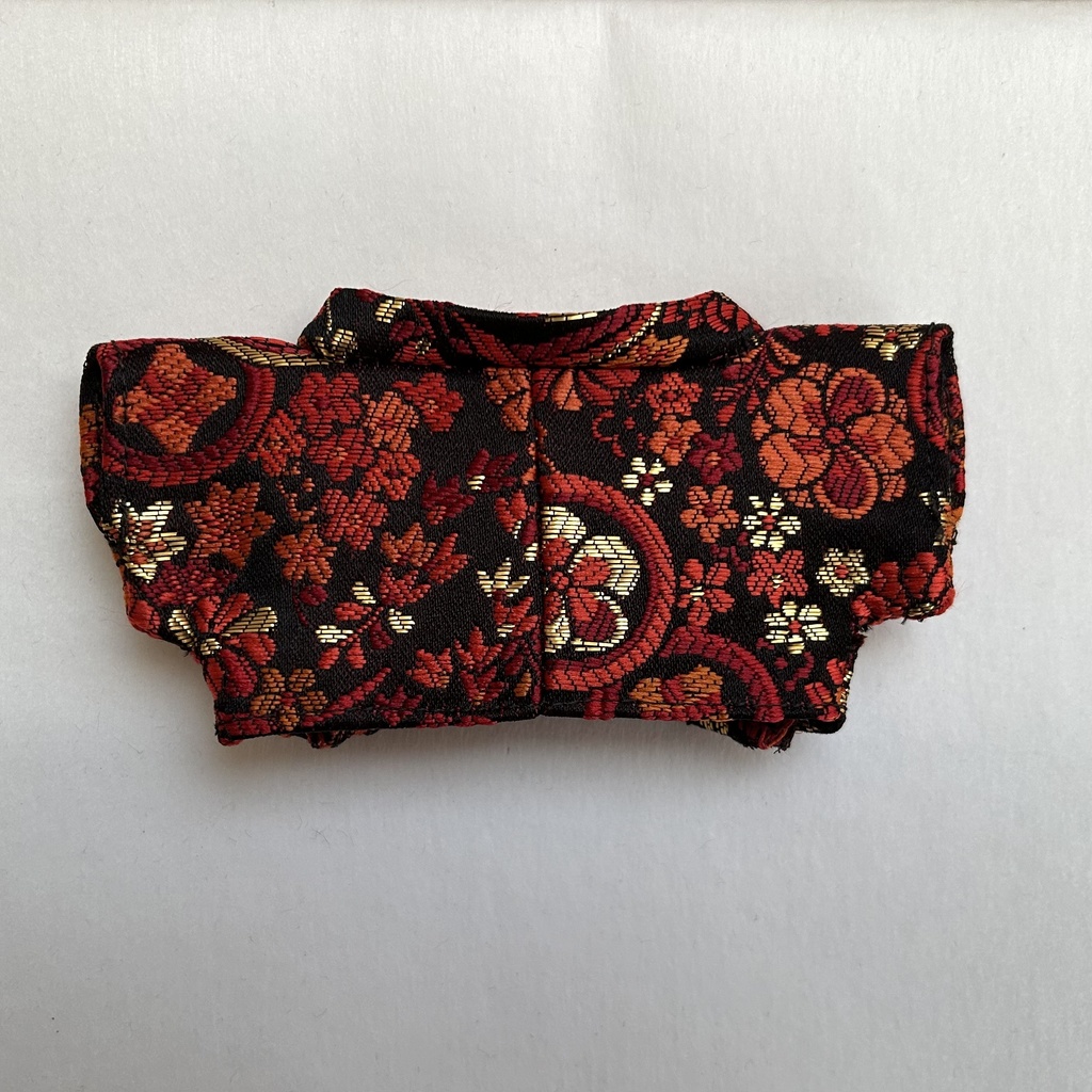 【16cmぬい用】羽織・黒字に赤橙柄