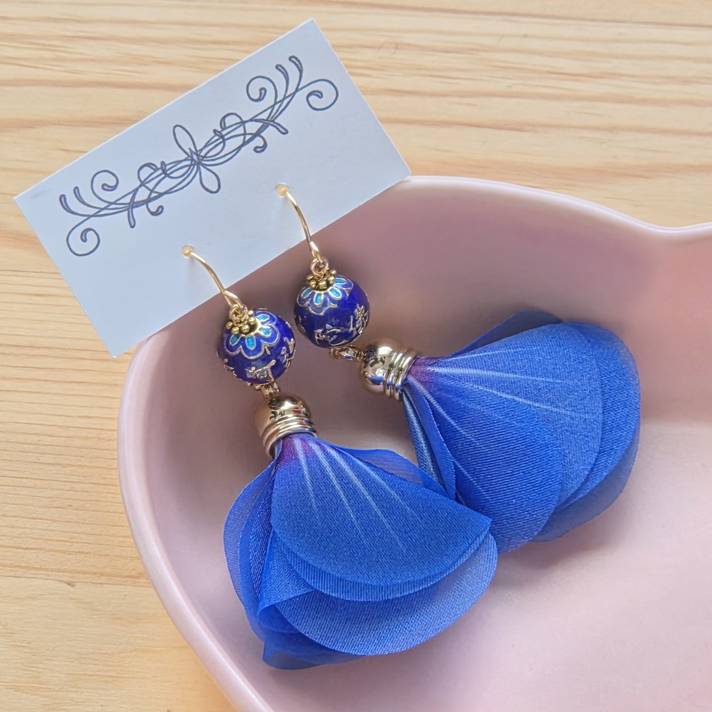 南無阿弥陀仏の花咲くピアス