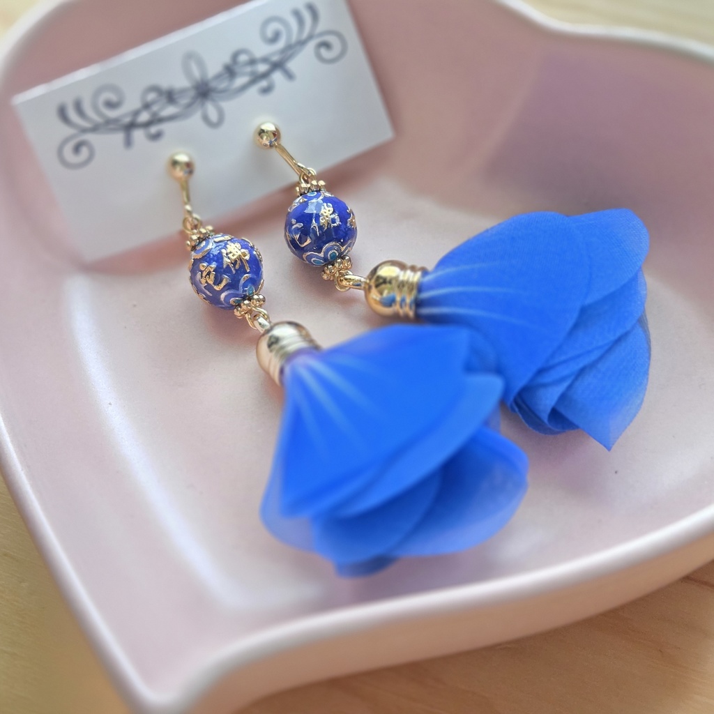 南無阿弥陀仏の花咲くイヤリング