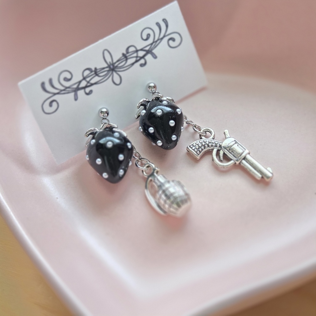 黒イチゴの危ないピアス