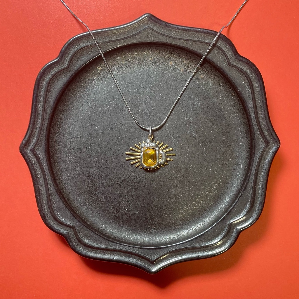 ビールのネックレス「華の金曜日」