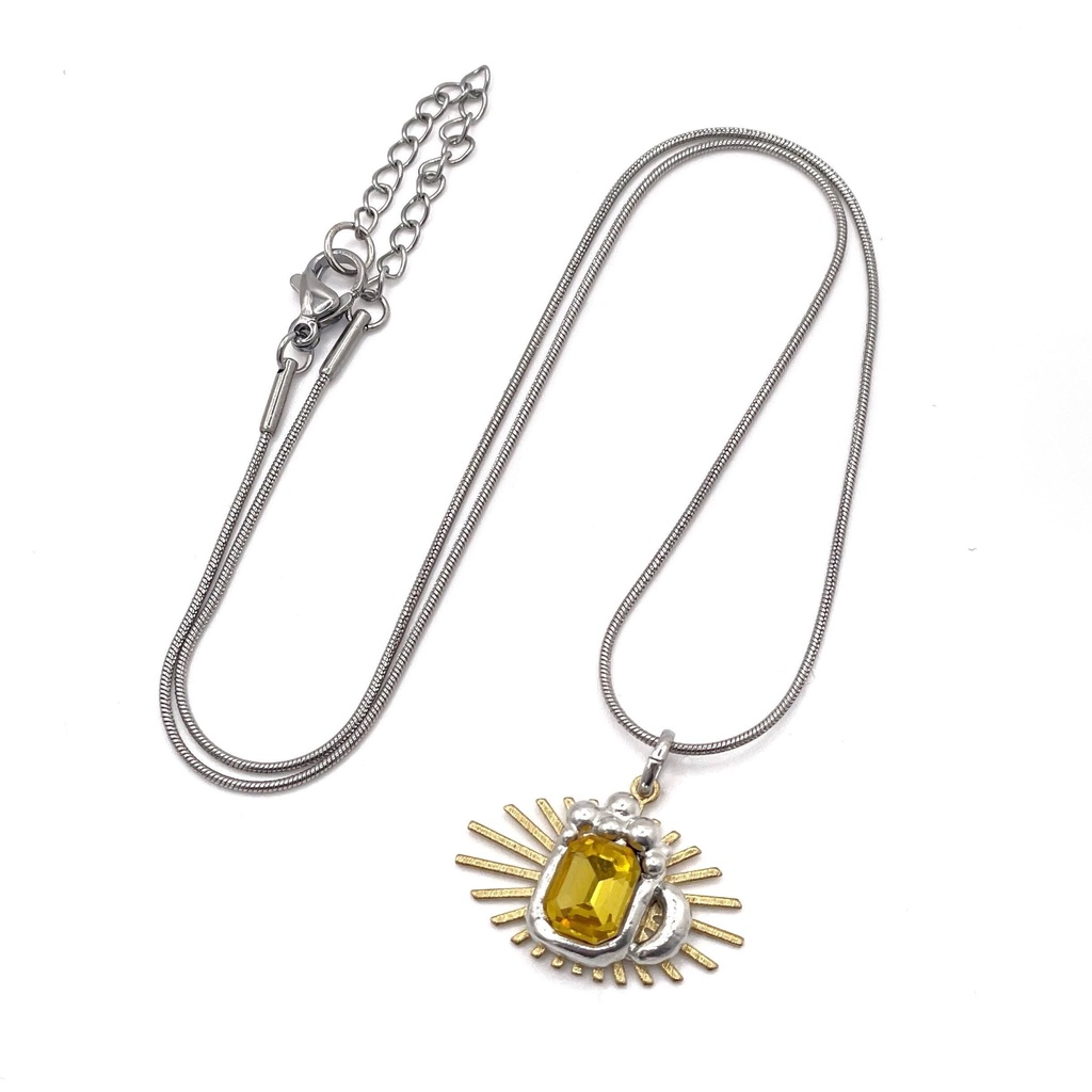 ビールのネックレス「華の金曜日」