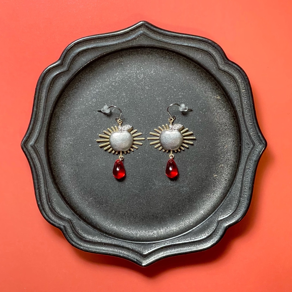 ピアス「知恵の実」