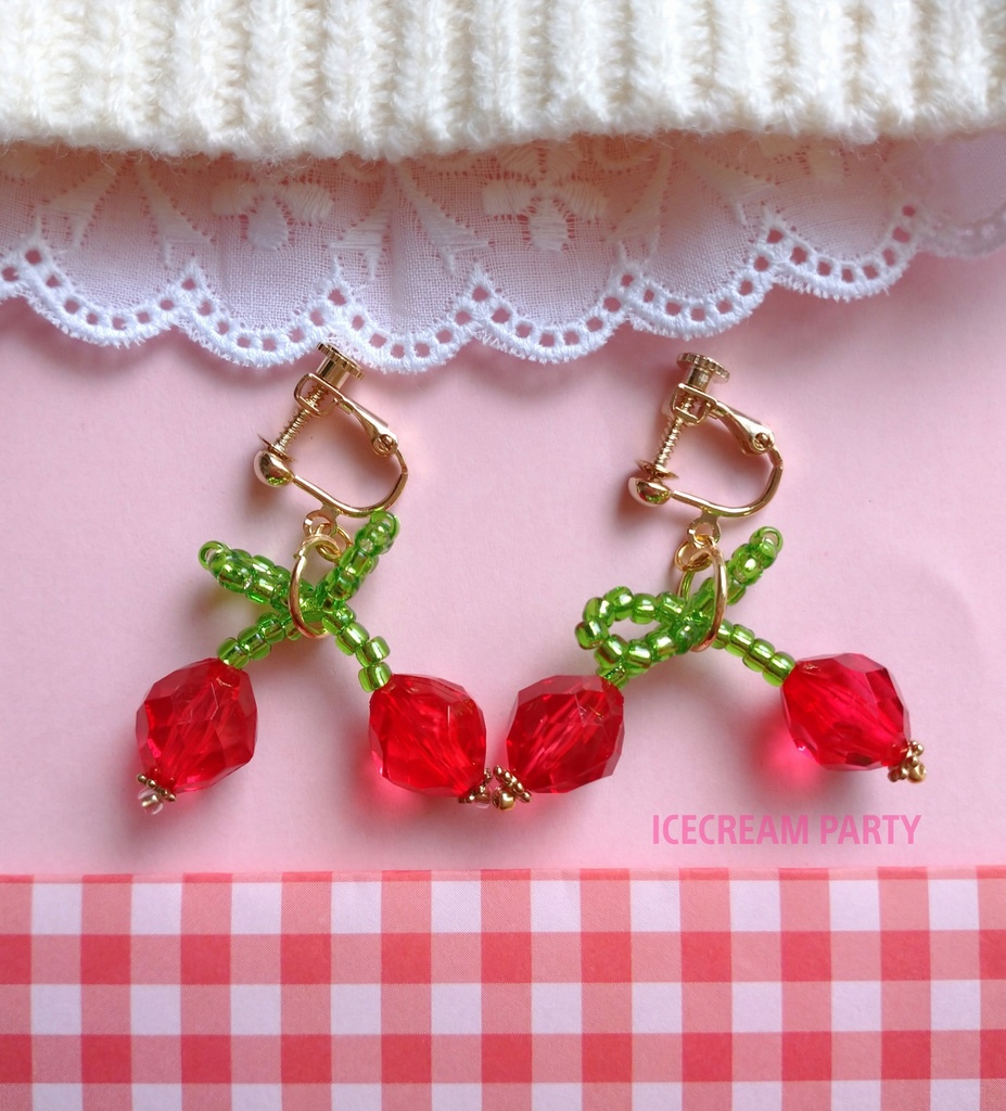 さくらんぼイヤリング/赤