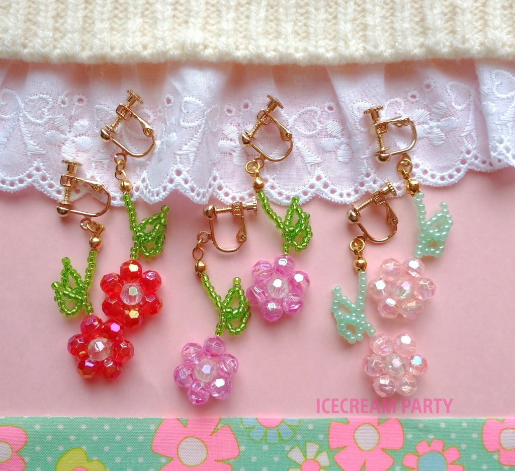 キラッと揺れる/レトロなお花のイヤリング ICECREAM PARTY BOOTH レトロなお花のイヤリング