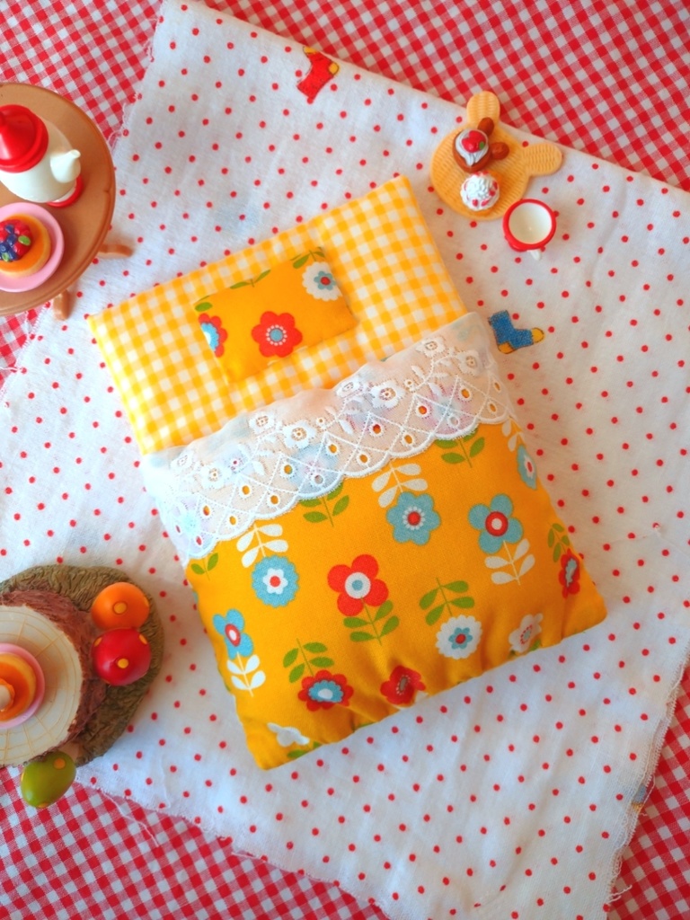 ポケット型おふとん(レトロフラワー黄)