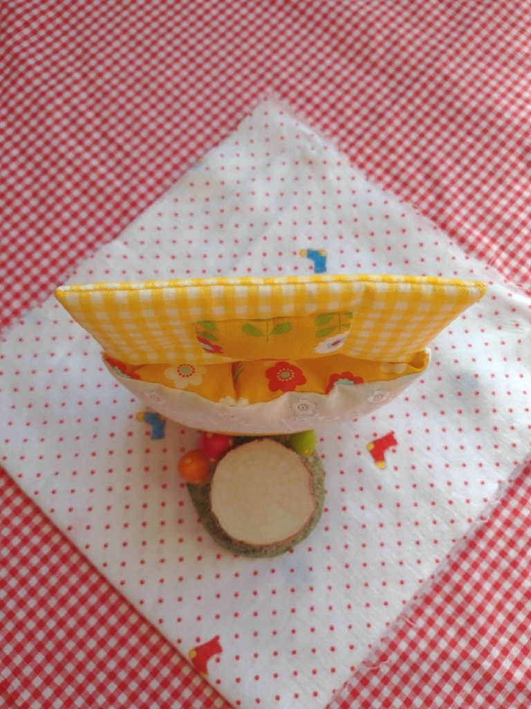 ポケット型おふとん(レトロフラワー黄)