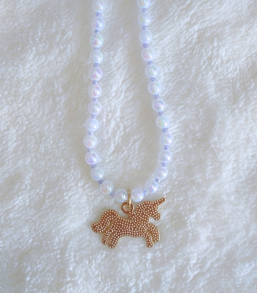 ユニコーンチャームのチョーカー