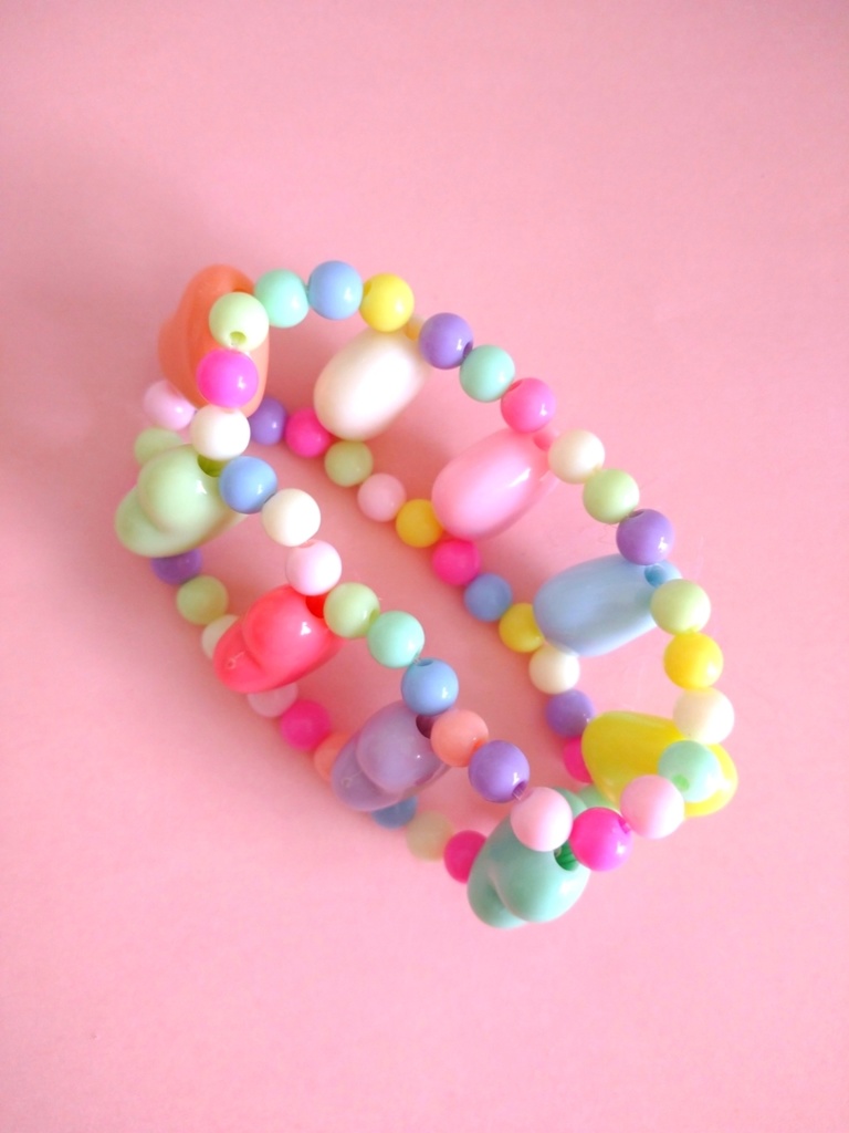 カラフルハートのブレスレット