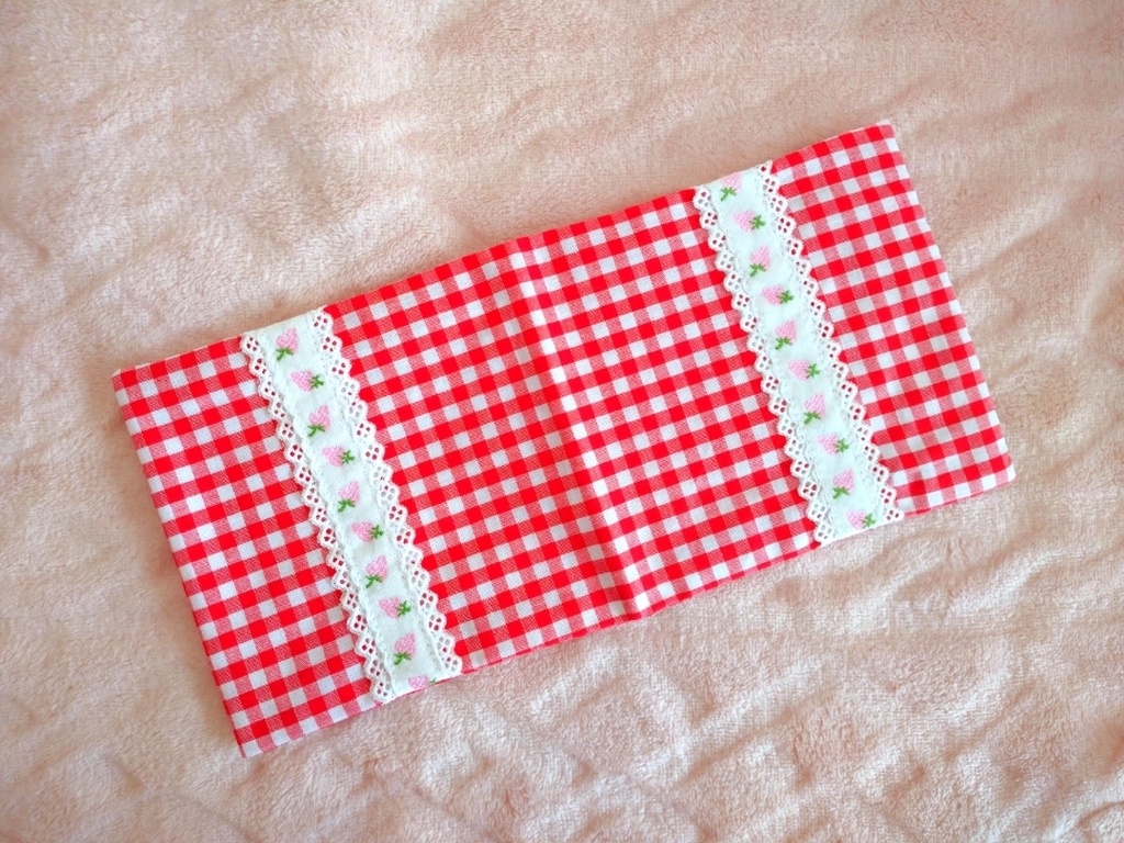 ころころイチゴのサニタリーケース