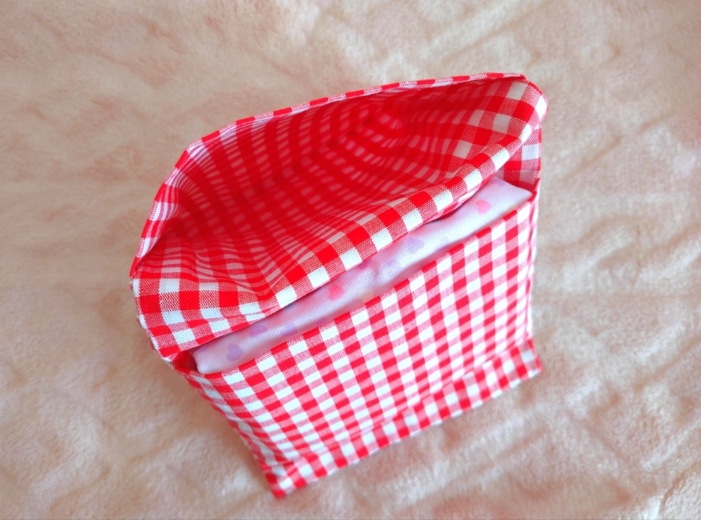 ころころイチゴのサニタリーケース