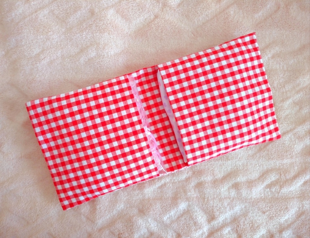 ころころイチゴのサニタリーケース