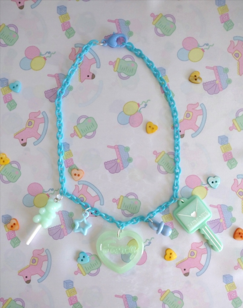 ミントブルーのトイネックレス
