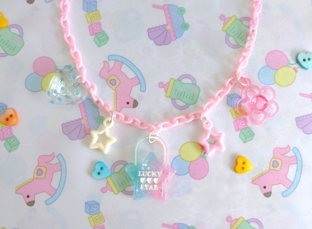 ファンシートイネックレス