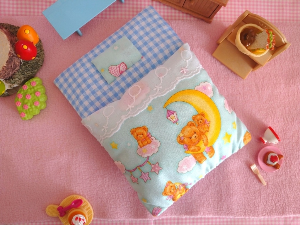 飾って遊べるポケット型おふとん(月とクマ)