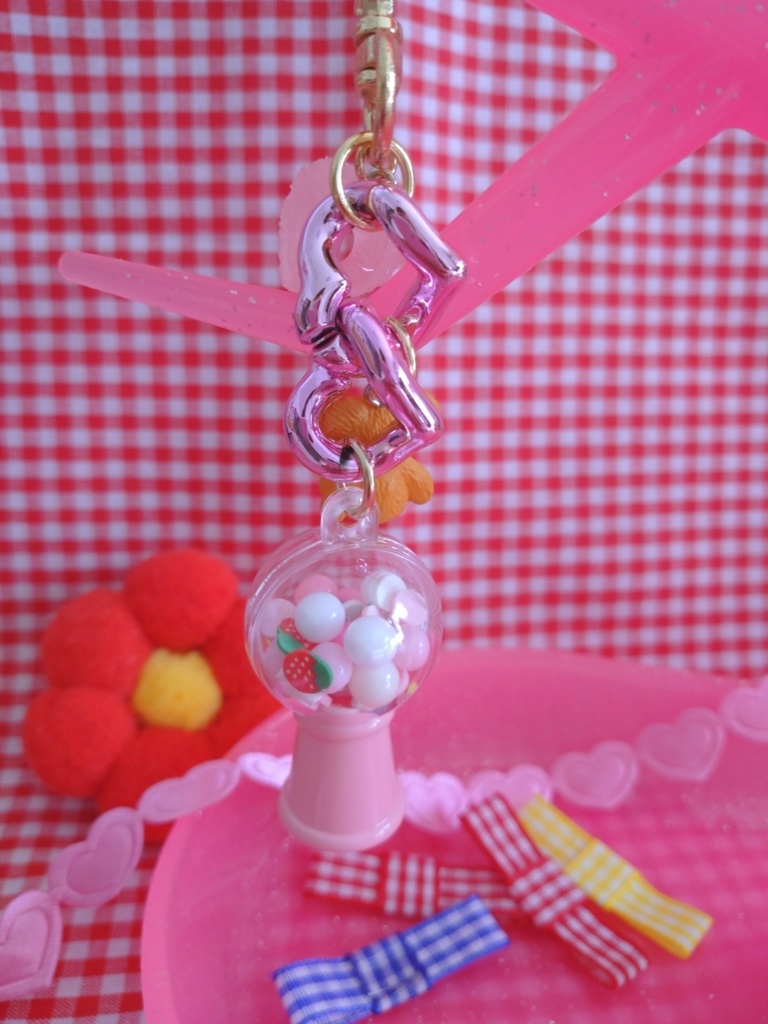 ミルキーいちごのガチャガチャキーホルダー