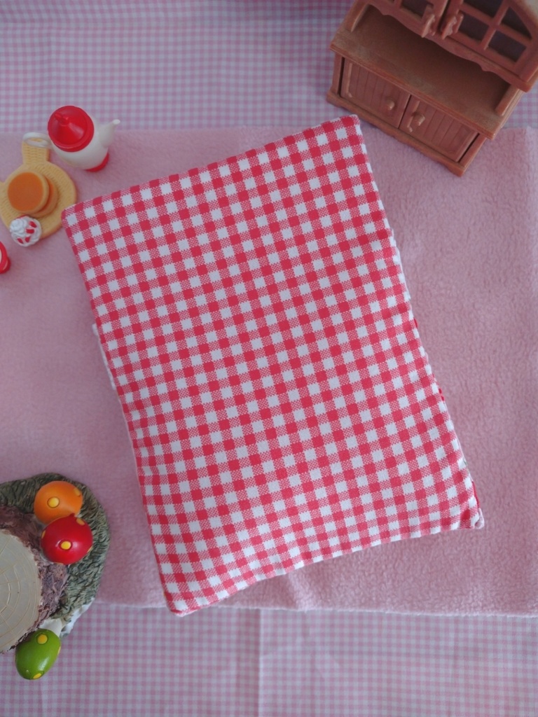 飾って遊べるポケット型おふとん(さくらんぼフルーツ)