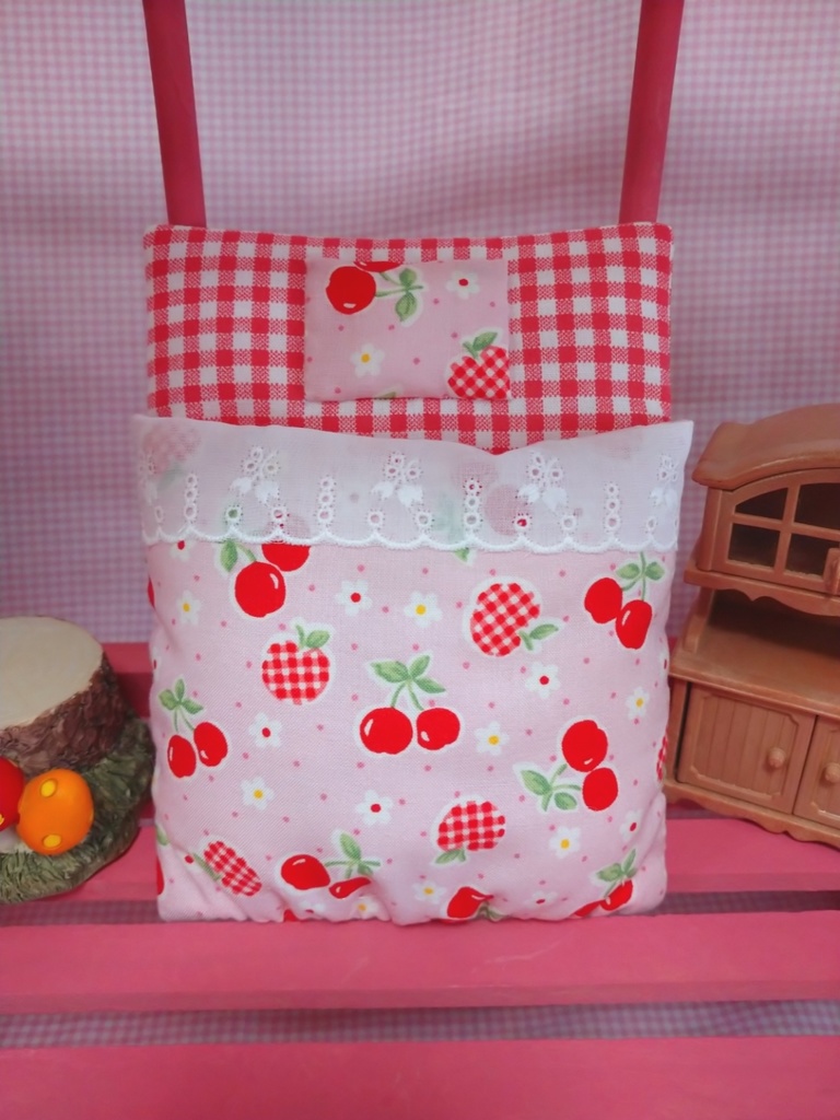 飾って遊べるポケット型おふとん(さくらんぼフルーツ)