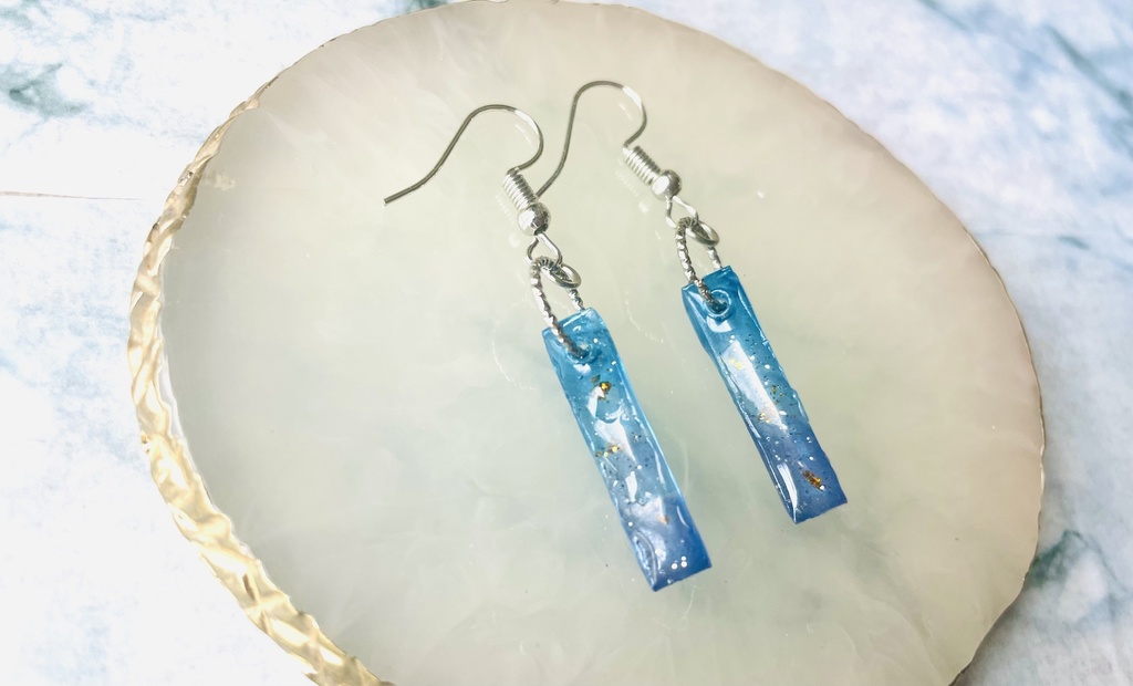 宇宙モチーフピアス