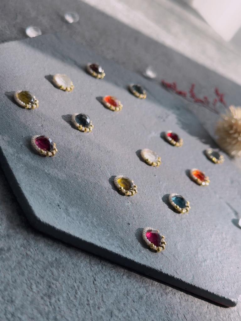 推し色をさり気なく日常に!天然石ピアス/イヤリング【カラーオーダー可】