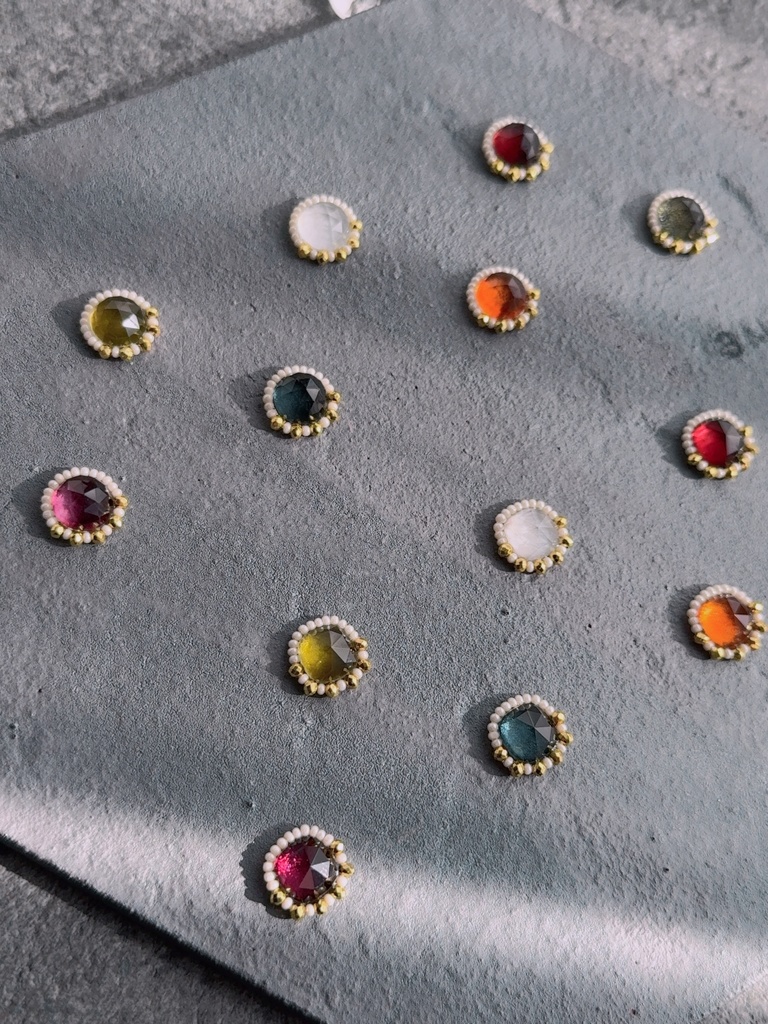 推し色をさり気なく日常に!天然石ピアス/イヤリング【カラーオーダー可】