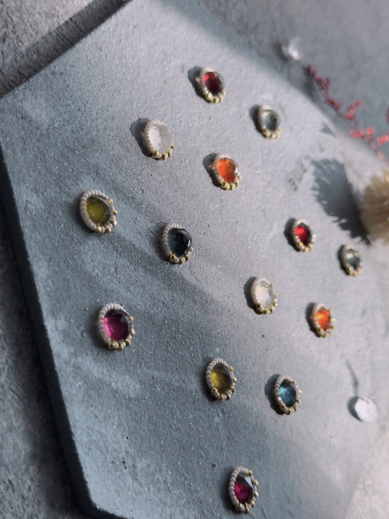 推し色をさり気なく日常に!天然石ピアス/イヤリング【カラーオーダー可】