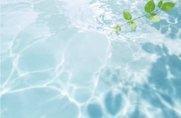 夏の空が水溜りに恋をした…