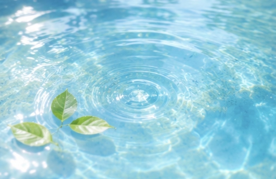 夏の空が水溜りに恋をした…