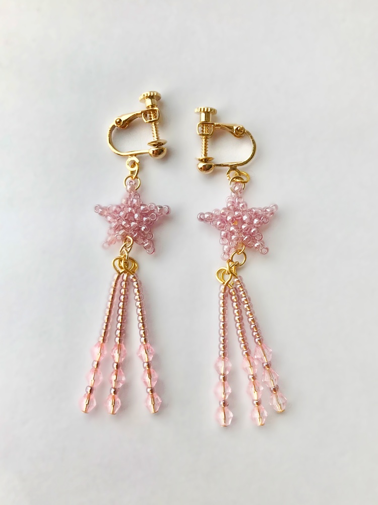 ビーズの流れ星風イヤリング